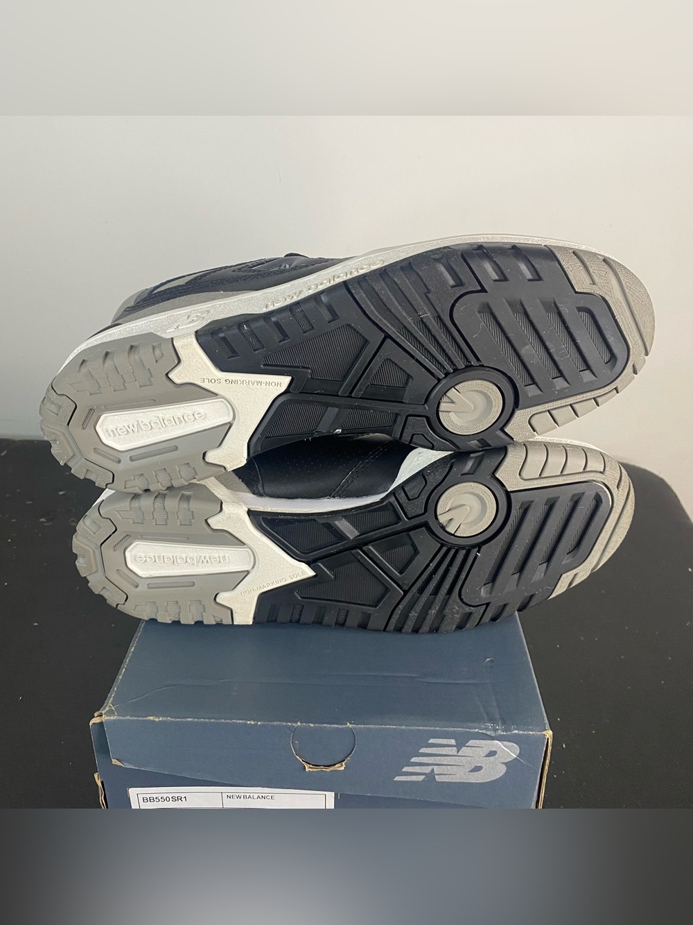 New Balance 550 Black Grey Size 10 - Picture 9 of 10